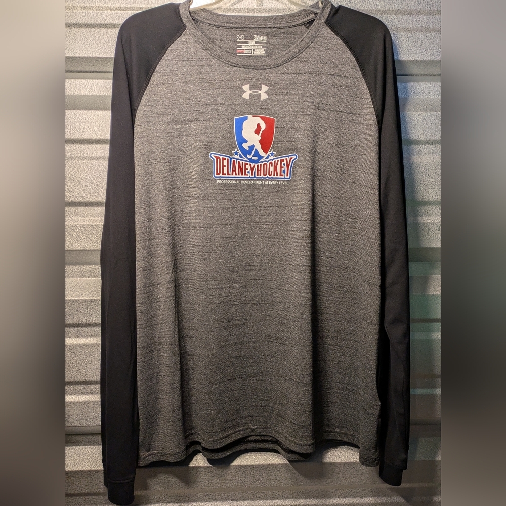 Under Armour Gray and Black Long Sleeve Tee Size Xl